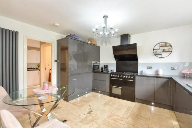 Kitchen/Breakfast Room