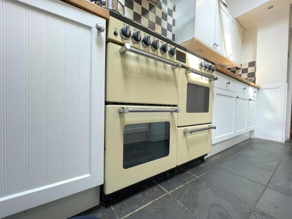 Kitchen (4).jpeg