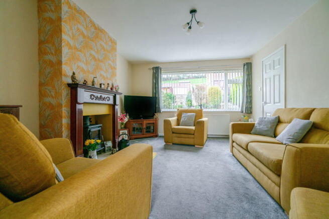 12 Parklands Drive, Triangle HX6 3NP photo 2
