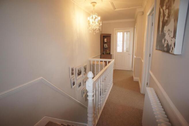 FIRST FLOOR LANDING