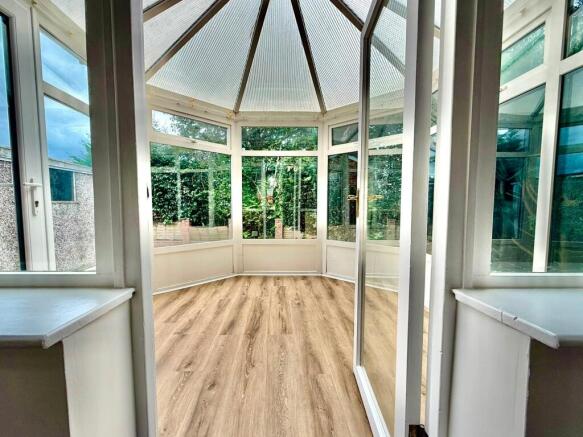3 bed Semi-Detached to rent Image 6