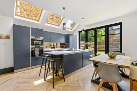 Muncaster Road, SW11