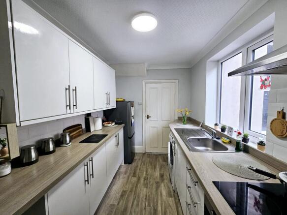 3 bed Block of Apartments for sale Image 6