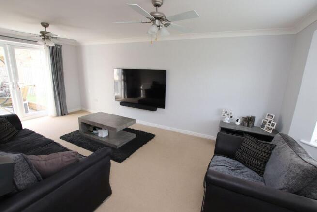 Lounge Photo 2
