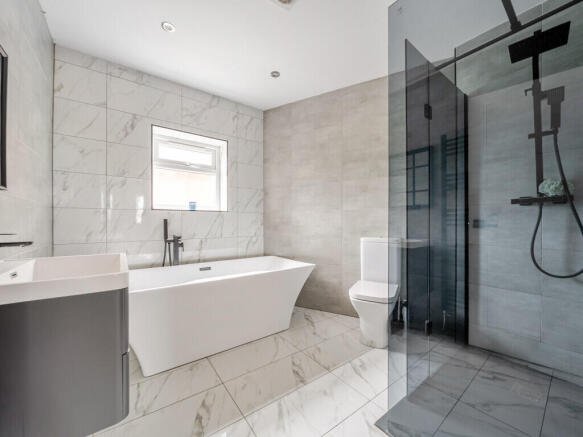 4 bed Semi-Detached for sale Image 8
