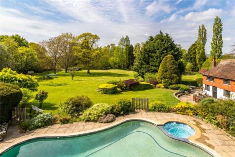 Alfold Road, Cranleigh, Surrey, GU6