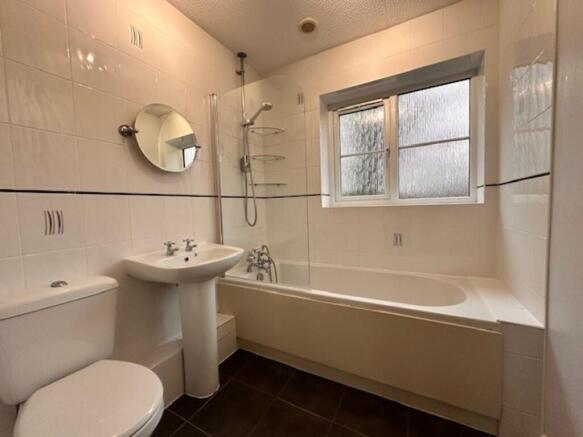 2 bed End of Terrace to rent Image 5