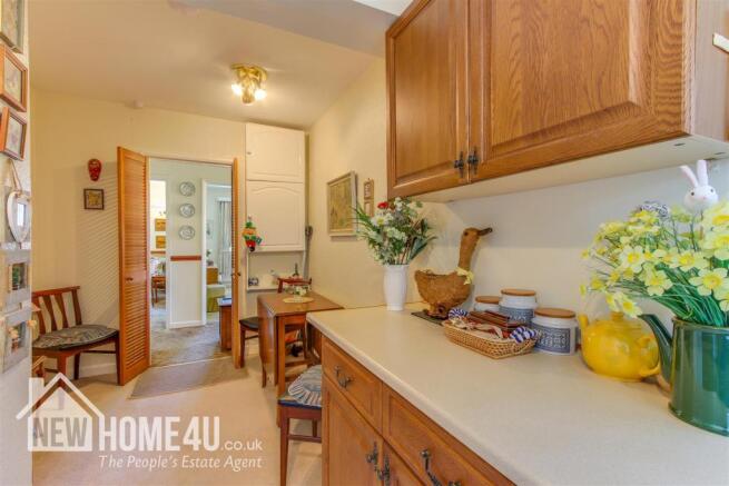 KITCHEN: