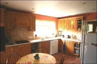 kitchen/breakfast