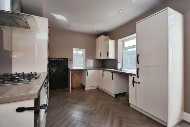 2 bed Semi-Detached for sale Image 6