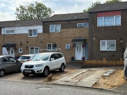 Golden Drive, Eaglestone, Milton Keynes