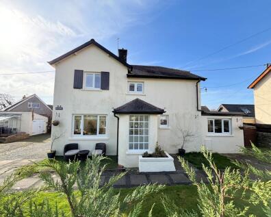 Min Y Marian, Bryncrug, Gwynedd LL36 9NS