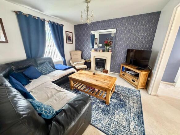 3 bed Semi-Detached for sale Image 6