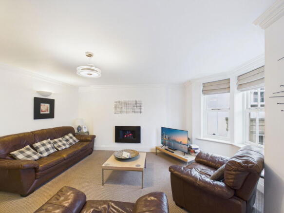3 bed Town House for sale Image 10