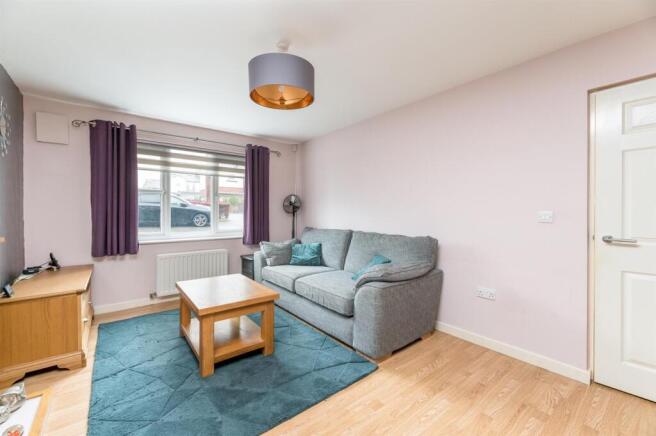 2 bed Flat for sale Image 6