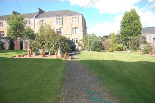 COMMUNAL REAR GARDEN