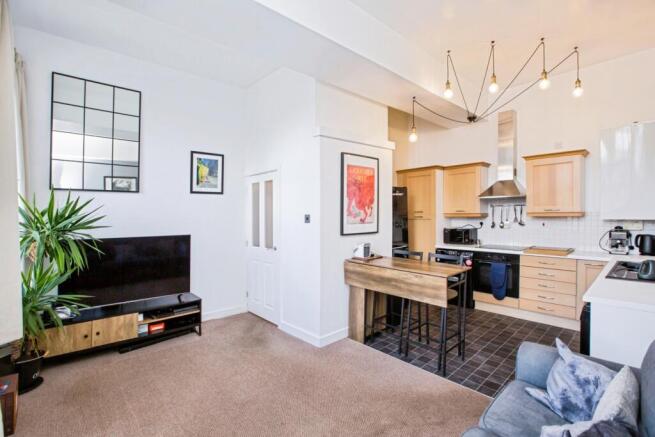 2 bed Flat for sale Image 8