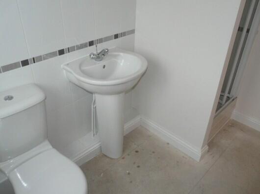 EN - SUITE SHOWER