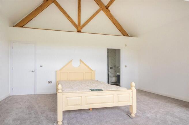 3 bed Detached to rent Image 11