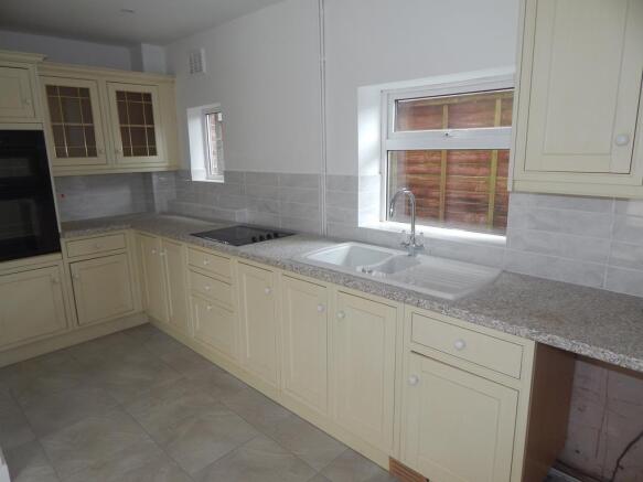 KITCHEN / DINING ROO