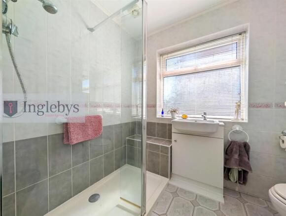 2 bed Semi-Detached Bungalow for sale Image 12