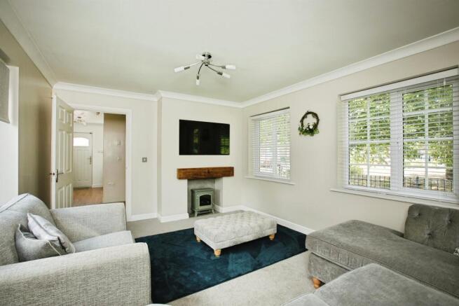 4 bed Semi-Detached for sale Image 8