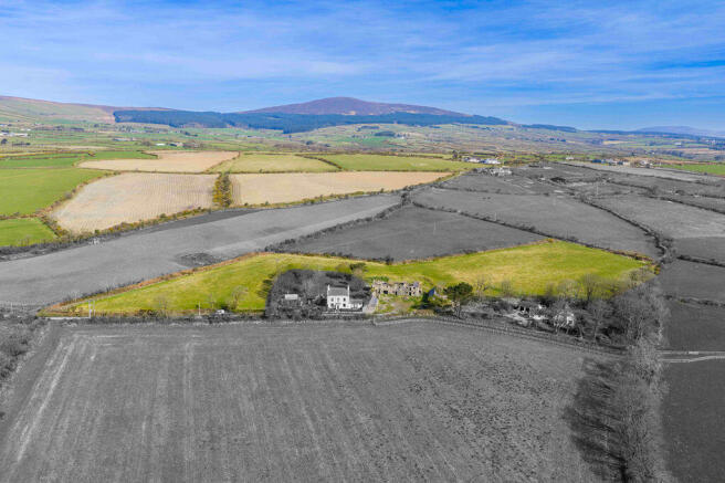 Ballavarkish Barns & 6.5 acres