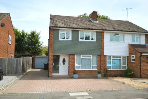 Duval Place, Bagshot