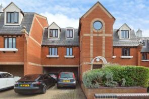 8b, Brick Court, Jetty Walk, Grays RM17 6PL