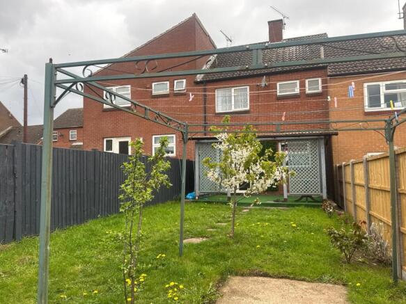 3 bed Terraced for sale Image 10