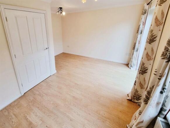 www.primechoiceproperties.co.uk-rushden estate age