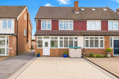 Lynegrove Avenue, Ashford, TW15