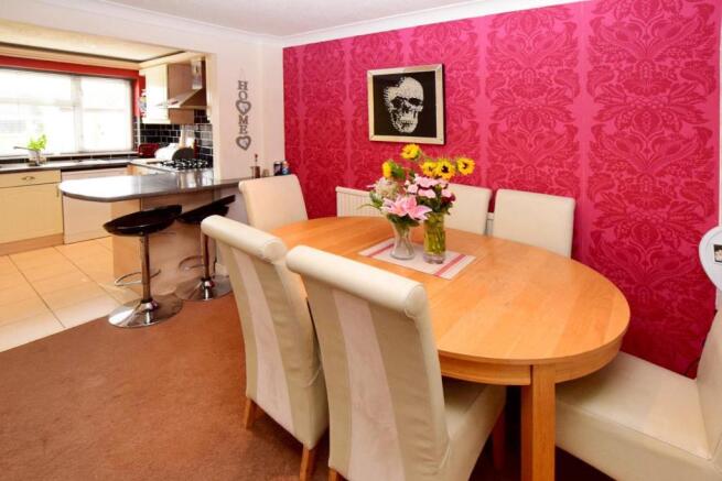 Open Plan Lounge/Dining Area