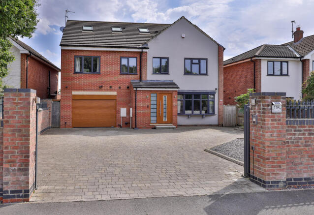 6 bed Detached for sale in wigginton