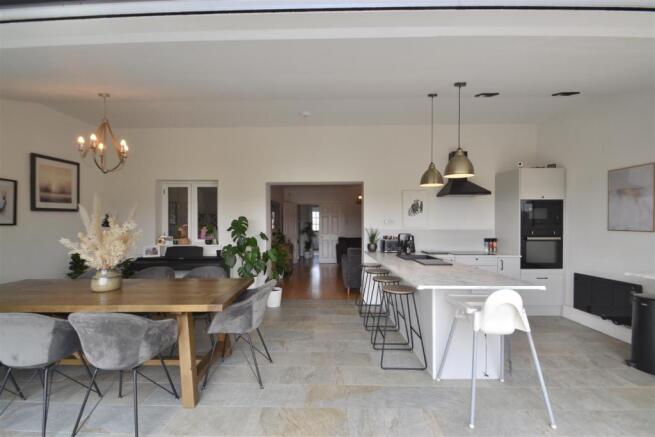 Dining Kitchen & lounge Access