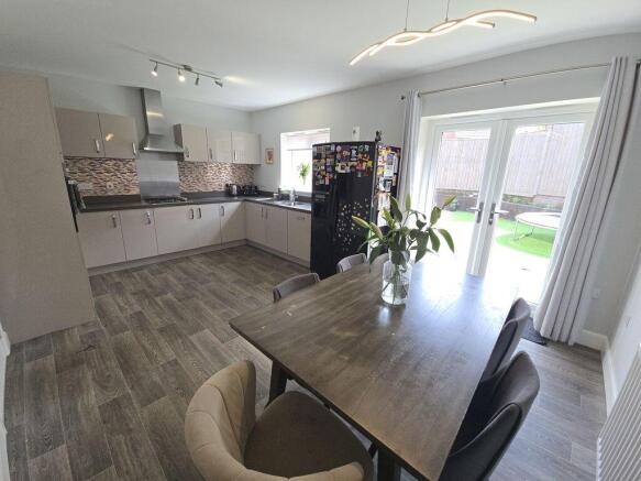 Kitchen / Dining Room