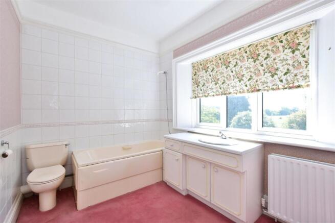 ensuite.jpg