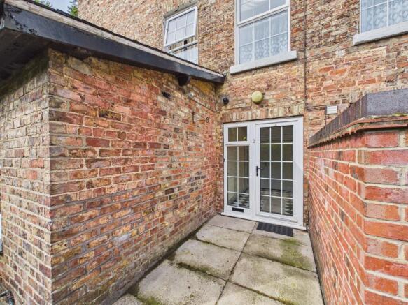 2 bed Flat for sale Image 12