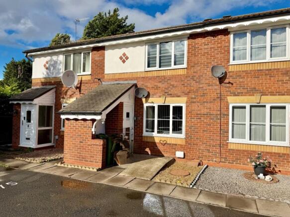 2-bed terraced on Larkspur Drive, Evesham, Worcestershire, WR11, £230,000