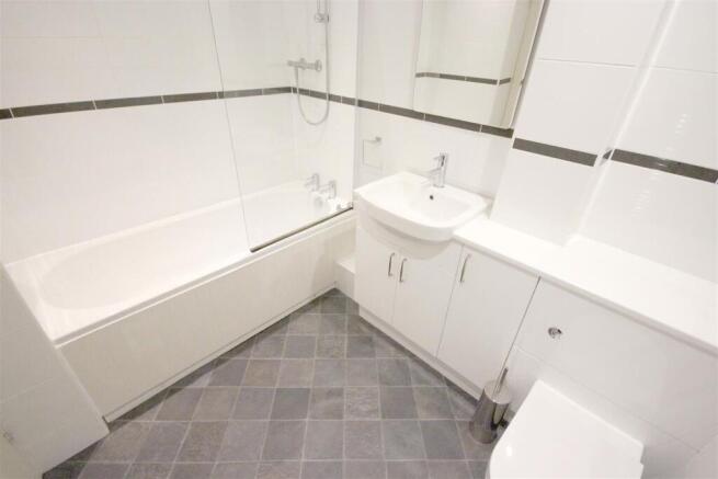 3 bed Apartment to rent Image 7