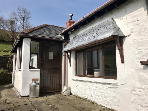 ENTRANCE PORCH