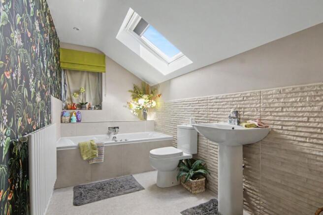 Needlers End Lane, Balsall Common, CV7 photo 4
