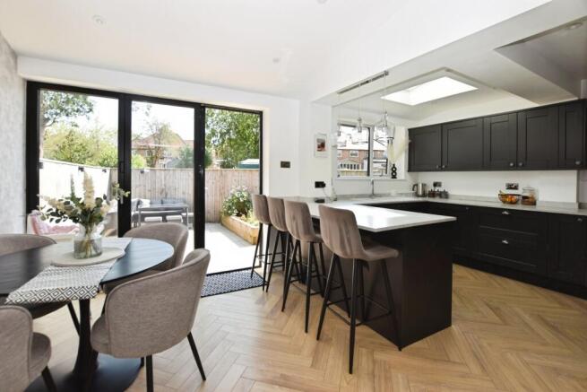 3 bed Semi-Detached for sale Image 5