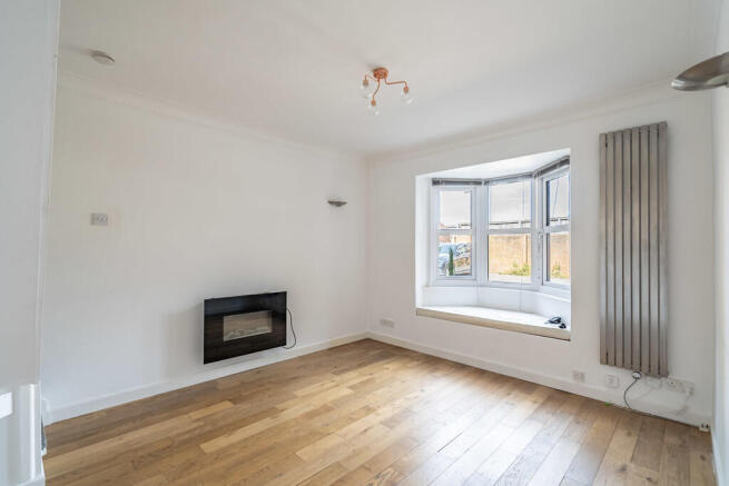 1 bed Terraced to rent Image 4
