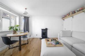 6, 2 Holmfield House, Chestnut Avenue North, London E17 3NE