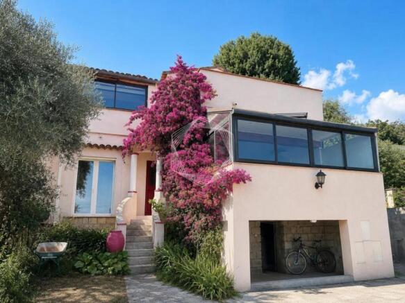 ancienne maison avec extension