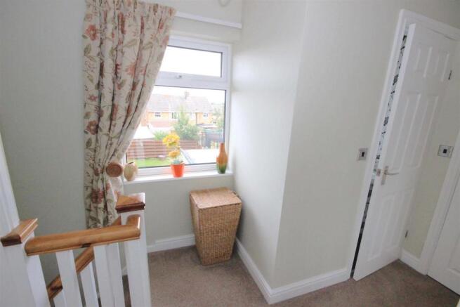 FIRST FLOOR LANDING