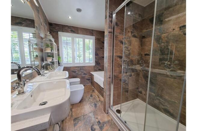 Master En-suite