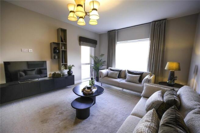 5 bed Detached for sale Image 8