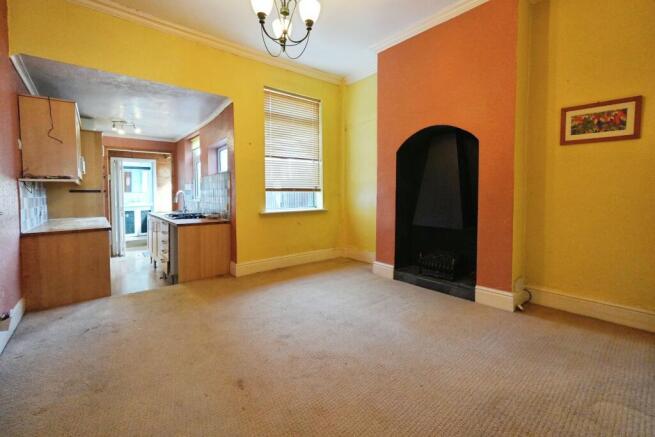 Open plan kitchen/dining room